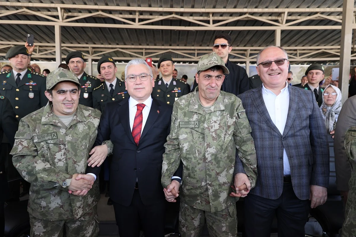 Bir Günlüğüne Asker Oldular