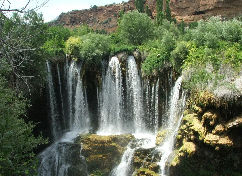 Sızır Şelalesi