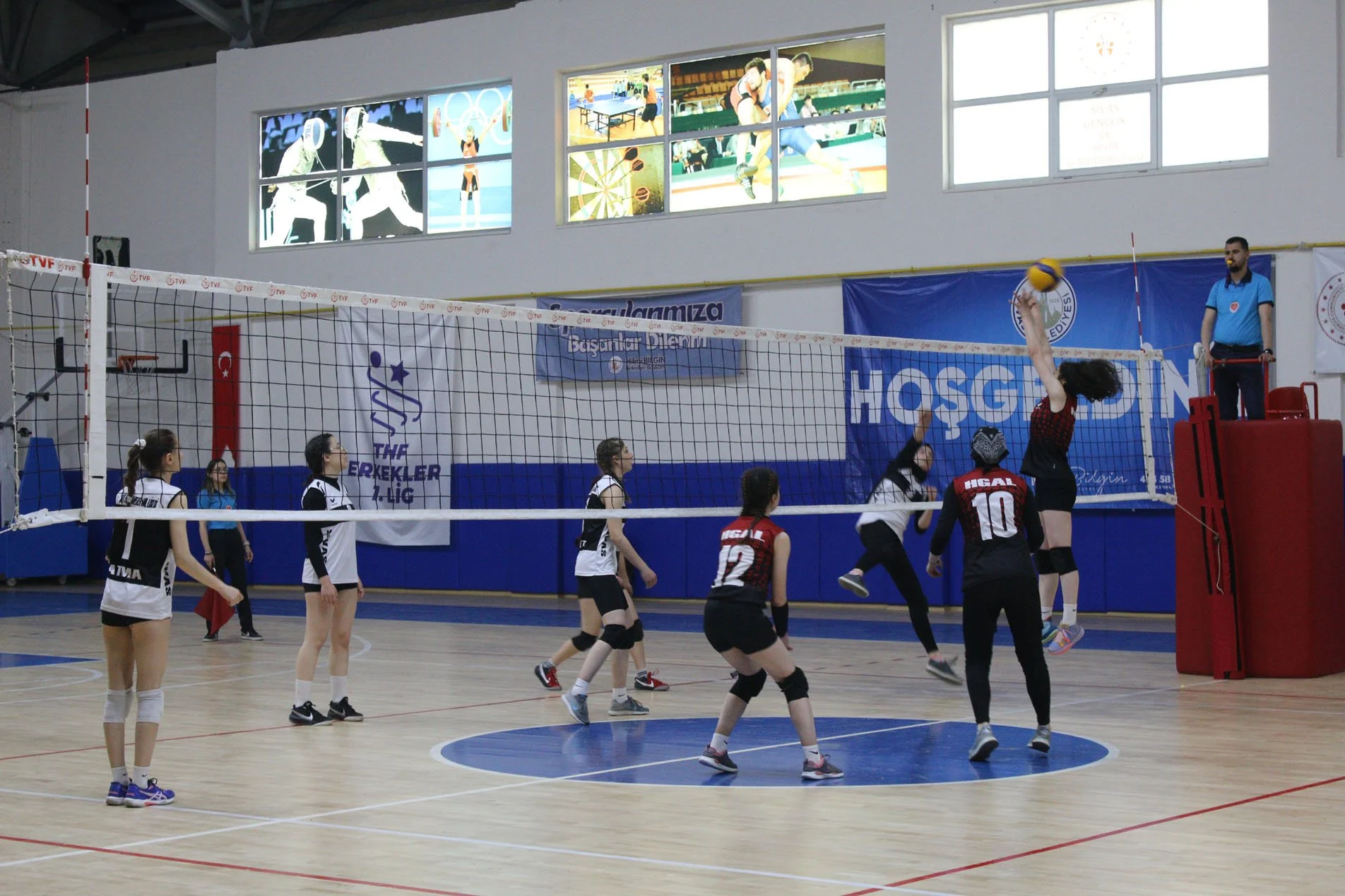 Liseler arası voleybol turnuvası sona erdi