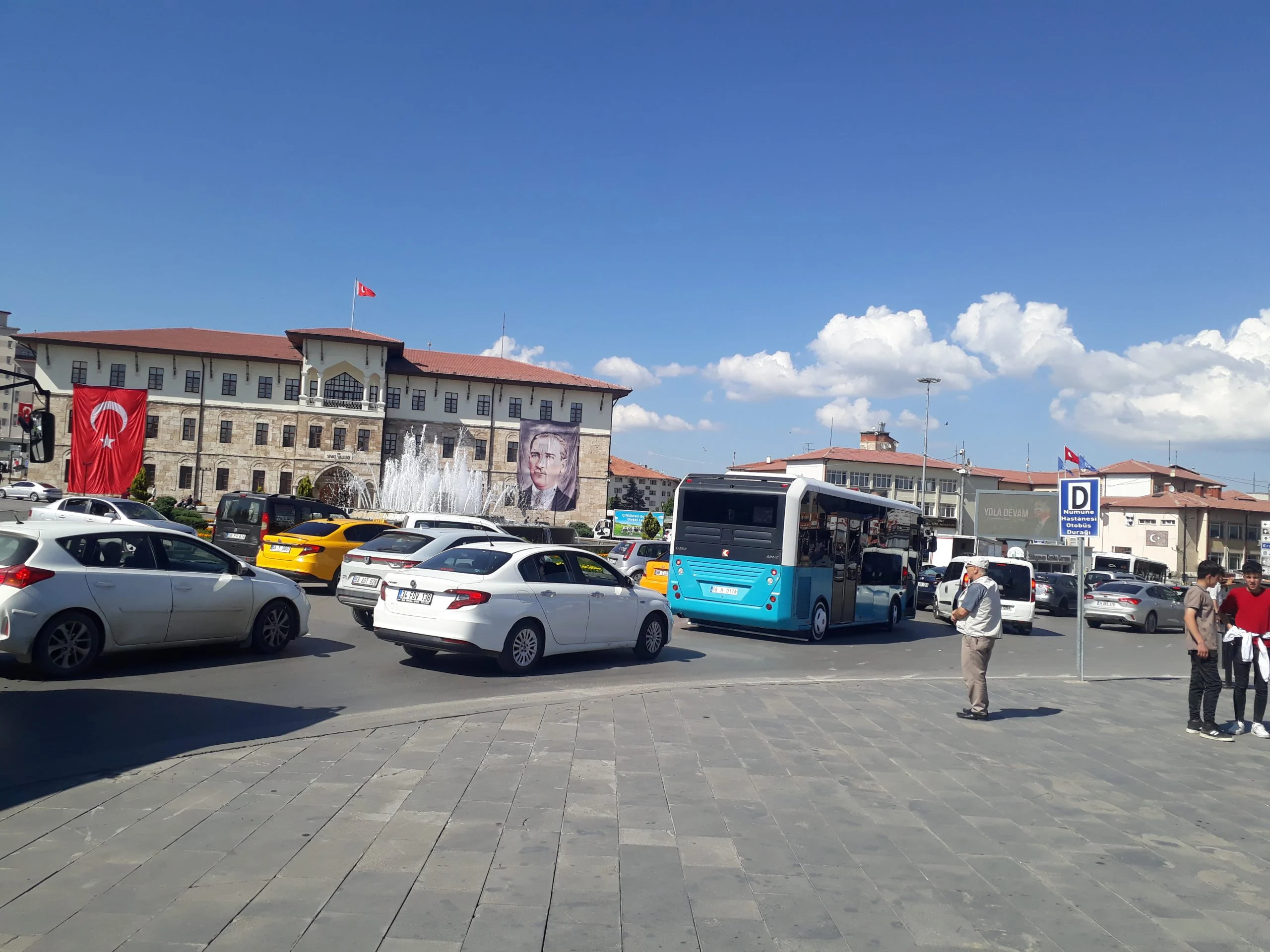 BAYRAM YOĞUNLUĞUNDAN TRAFİKTE NASİBİNİ ALDI