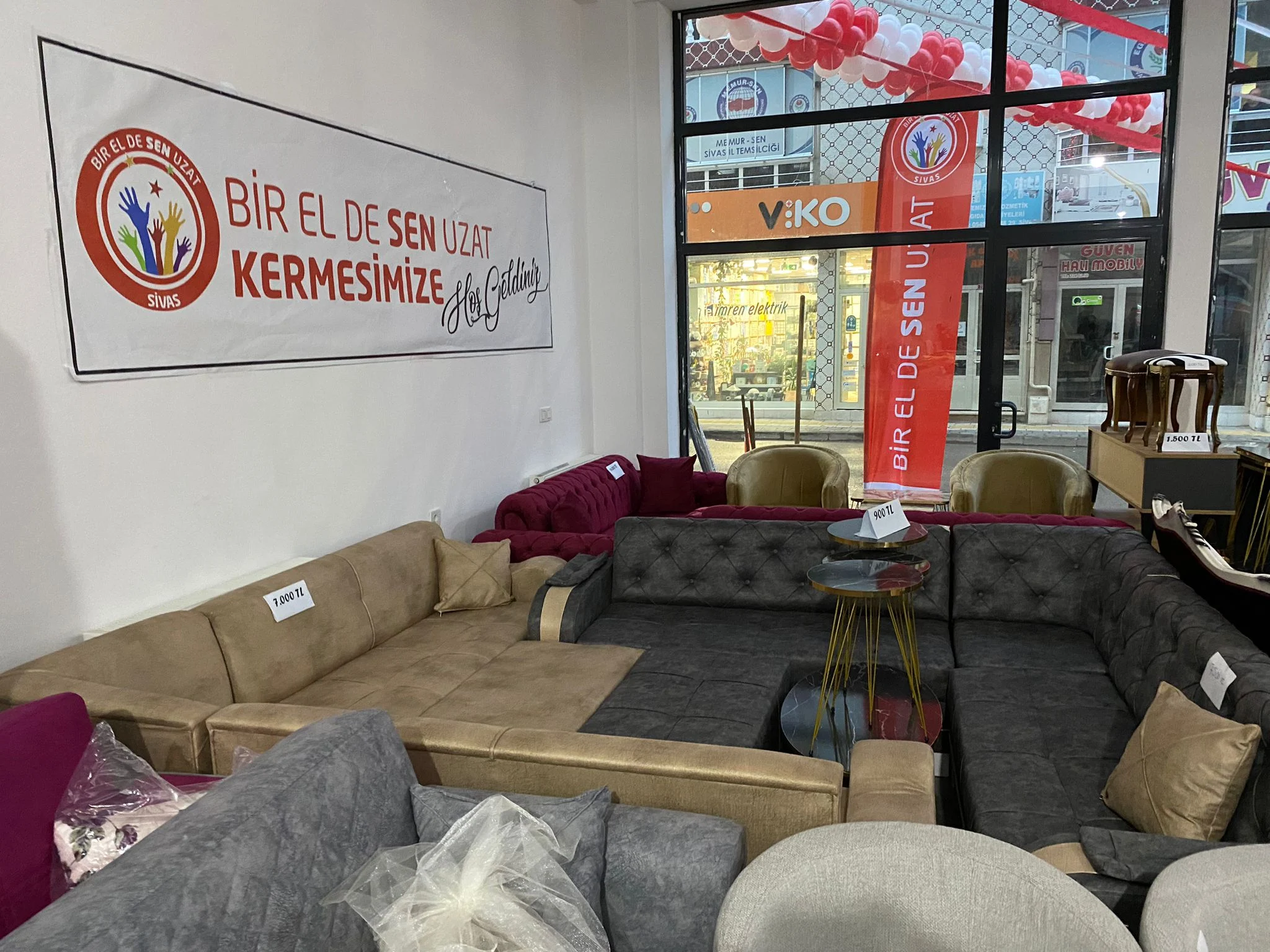 Bir El De Sen Uzat derneğinden yardım kermesi