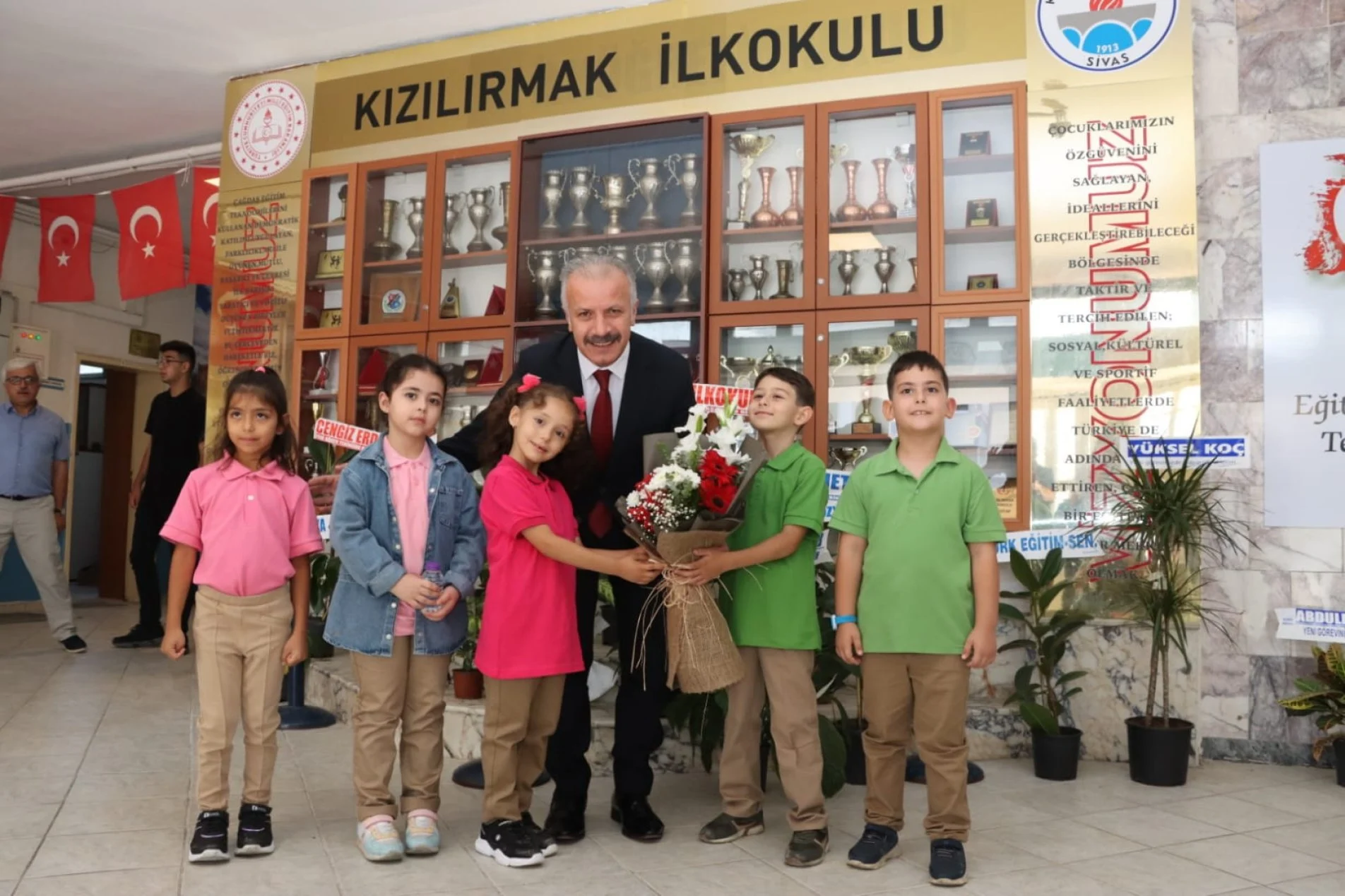 Milli Eğitim müdürü Yener, öğrenci ve öğretmenler ile bir araya geldi