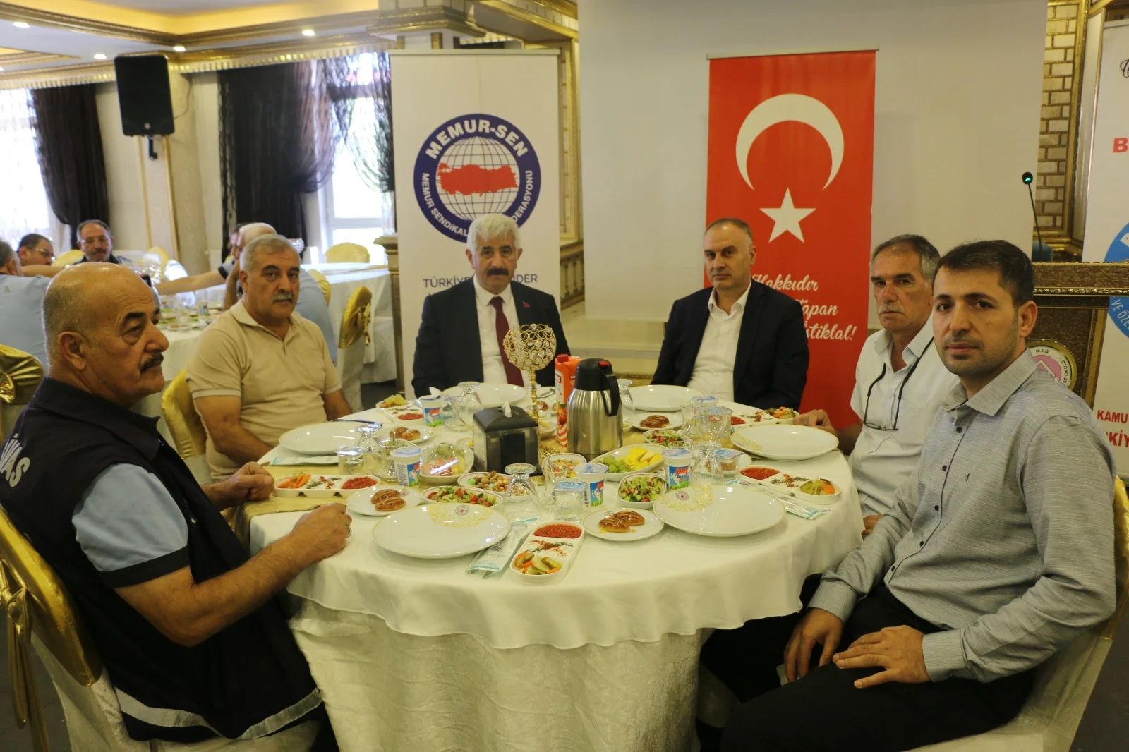 Bem-Bir-Sen zabıta haftası nedeniyle üyeleri ile bir araya geldi.