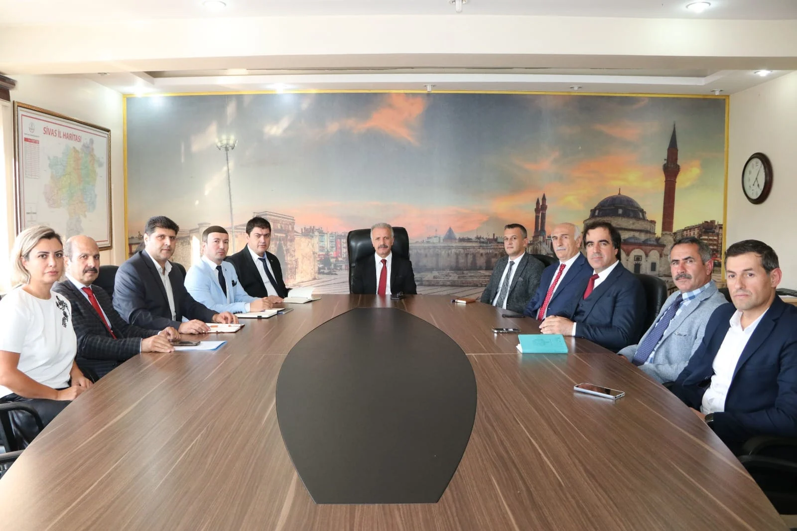 Yener, birim müdürlerinden brifing aldı