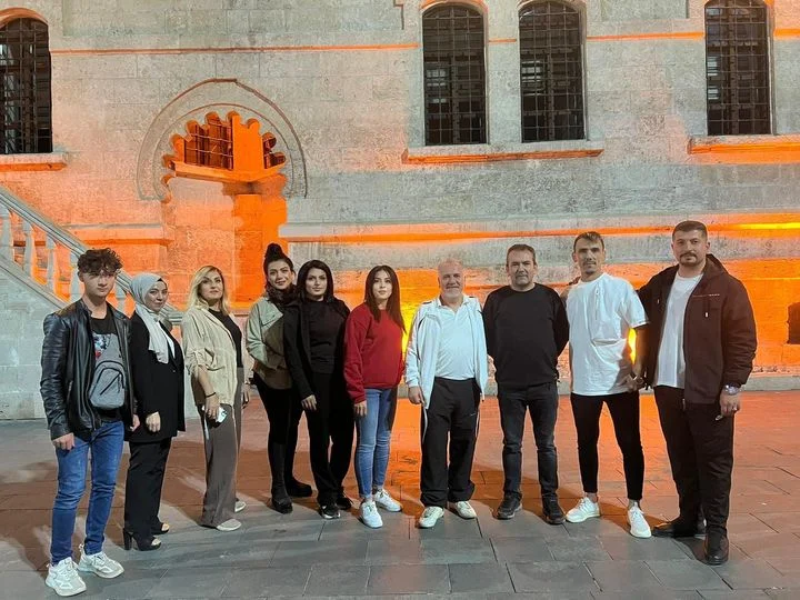 Sivaslı Berberler ve Kuaförler Antalya’daki festival için yola çıktı