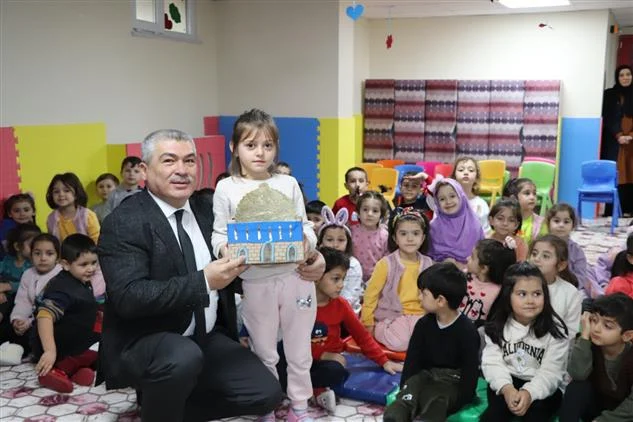 Minik öğrencilerden Filistin’e yardım