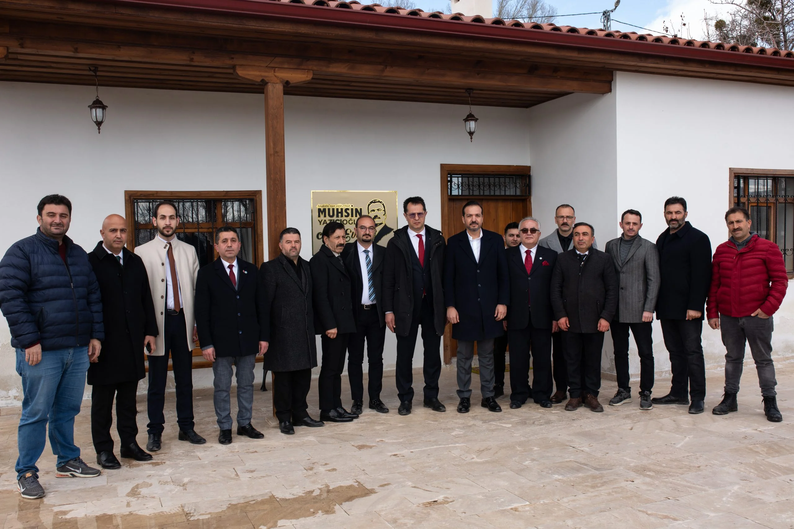 Semih Oğuzhan ve parti yöneticileri Yazıcıoğlu’nun anı evini ziyaret etti