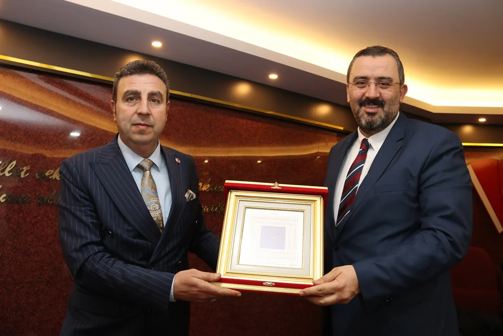 Serdar İnce, Esnaf teşkilatına projelerini anlattı.