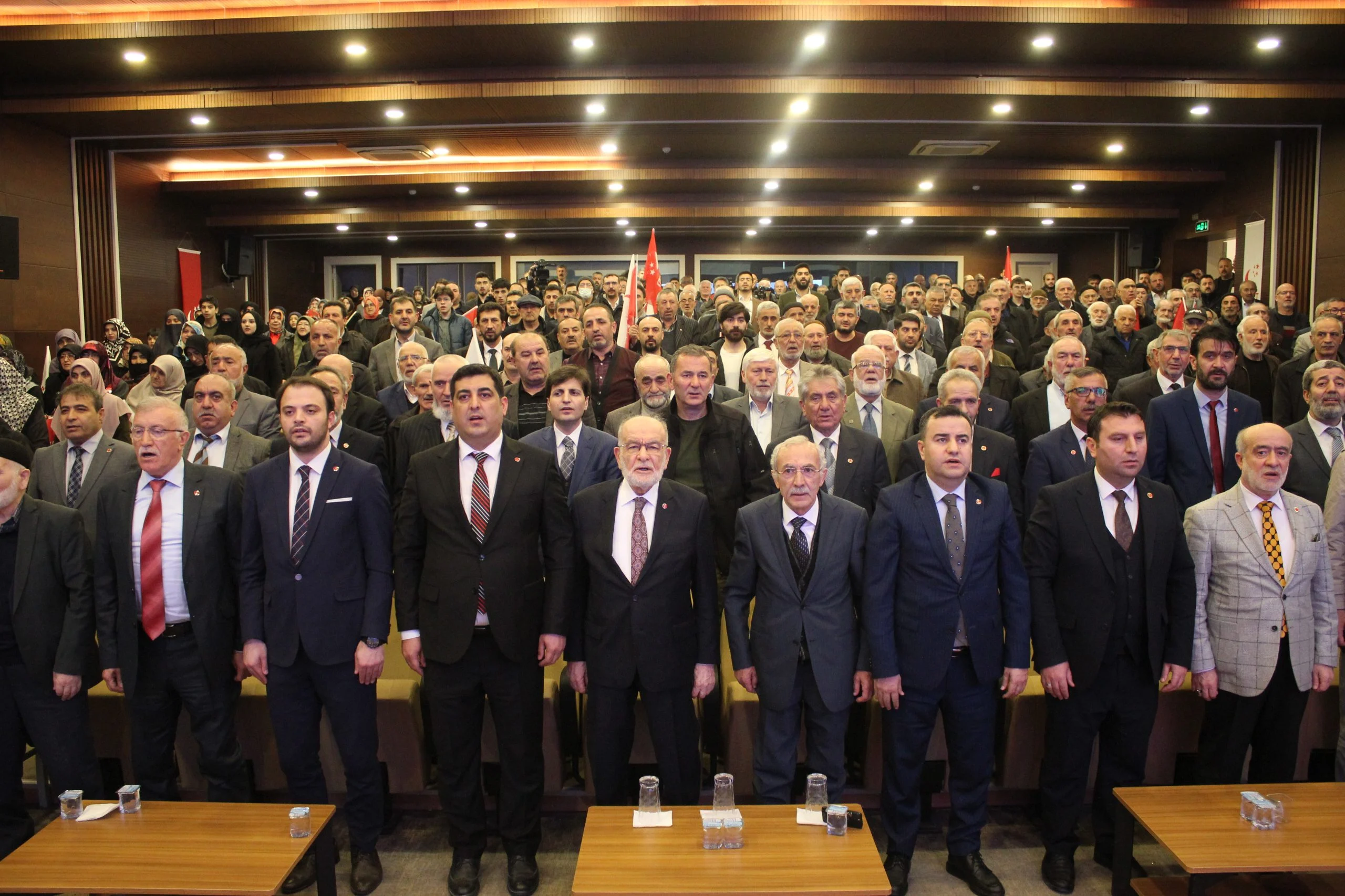 Temel Karamollaoğlu: “İlk tebrik ziyaretini Sivas’a yapacağız”