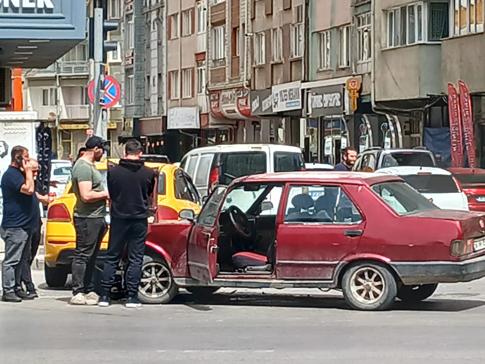 Atatürk Caddesi Kepçeli Mevkiinde Maddi Hasarlı Trafik Kazası