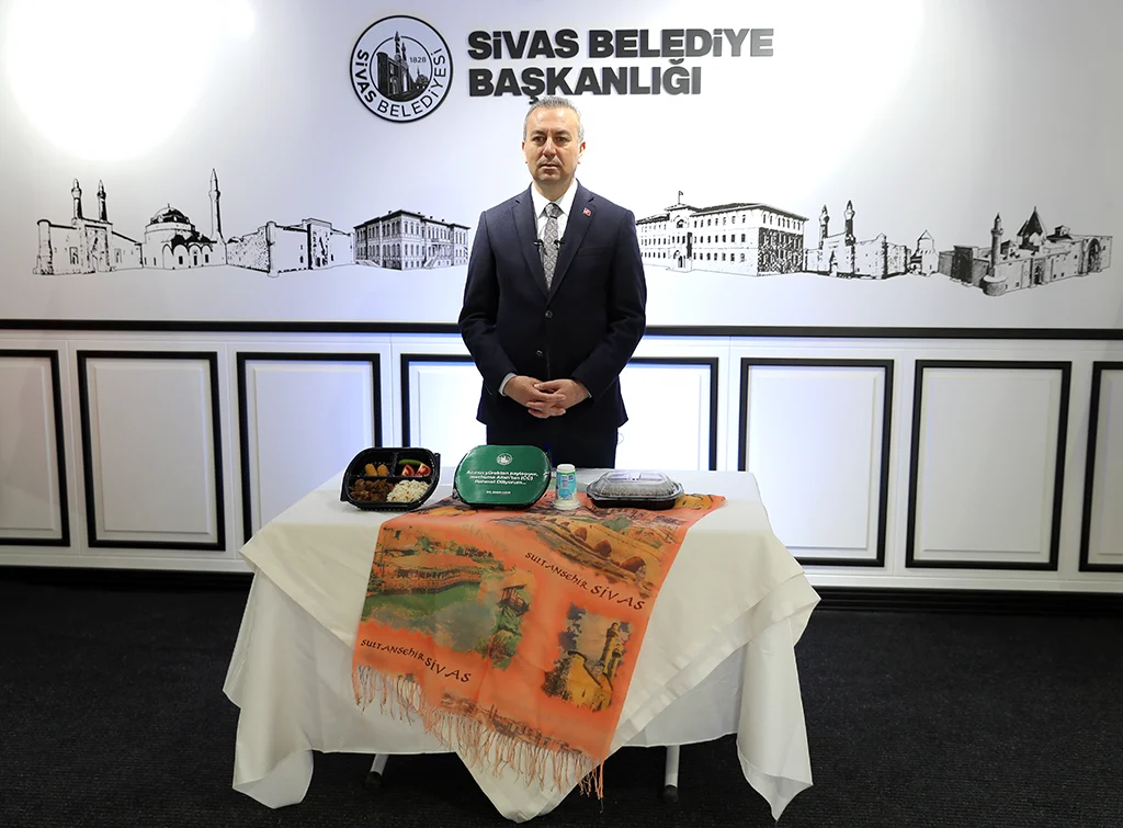 Başkan Uzun ilk vaadini yerini getirdi. “İlk Taziye yemeği bizden”