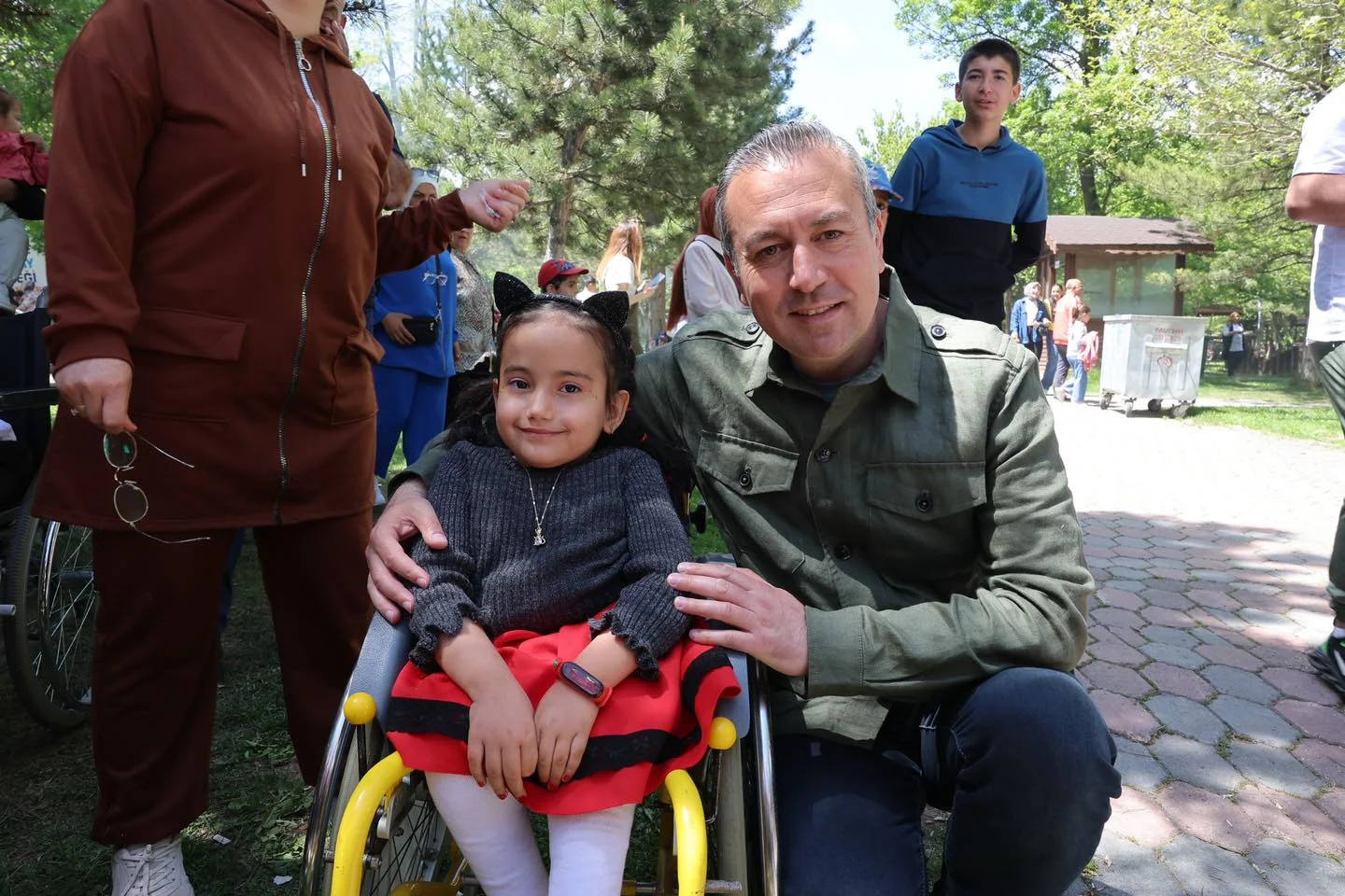 Başkan Dr. Adem Uzun, Beyaz Ay Derneği’nin Piknik Programına Katıldı