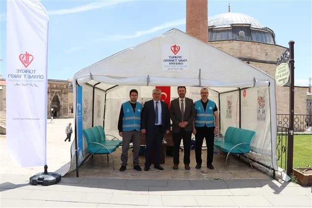 Türk Diyanet Vakfı, Vekâletle Kurban Bağış Standı Açtı