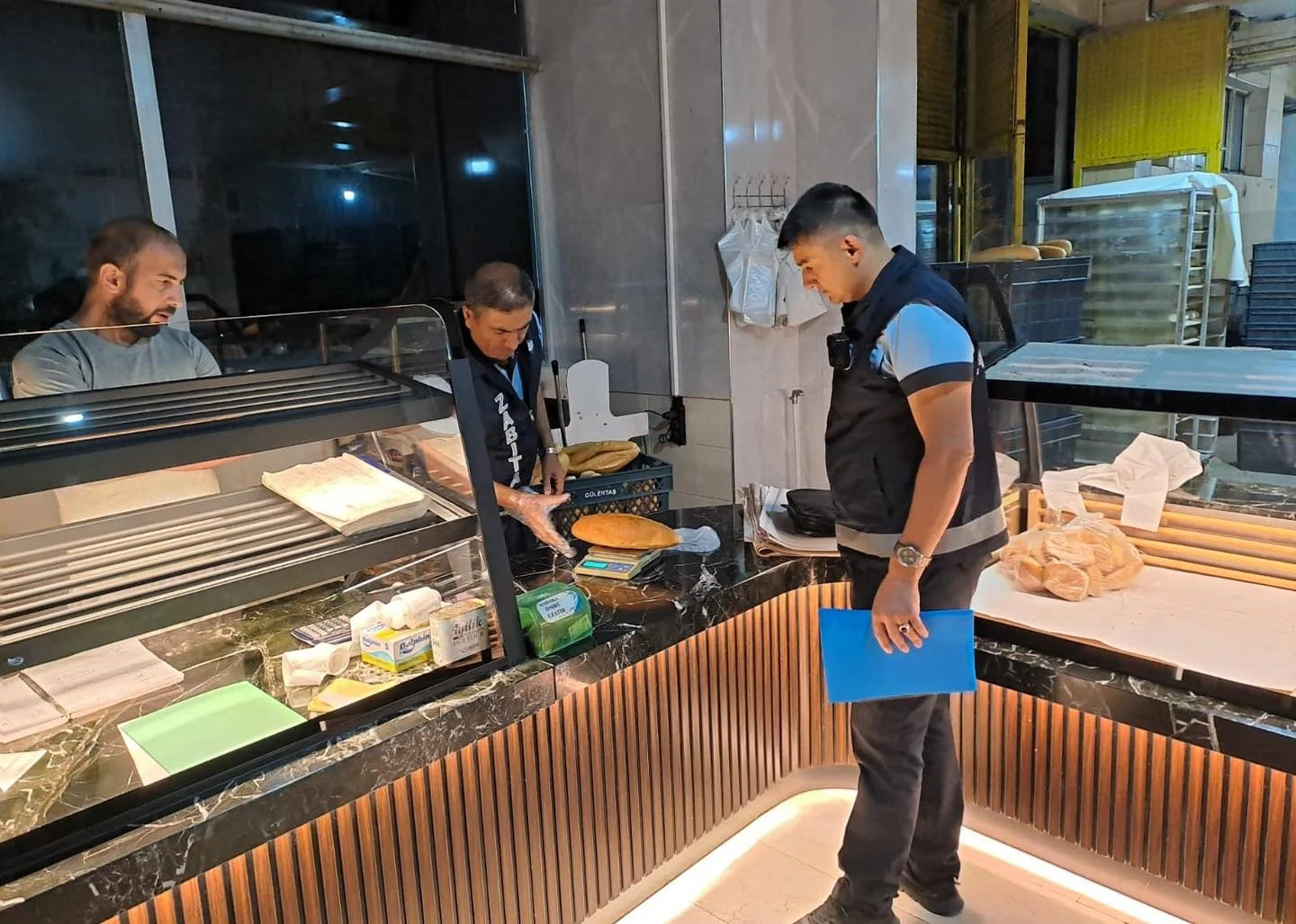 Zabıtadan Ekmek Fırınlarına Gece Denetimi