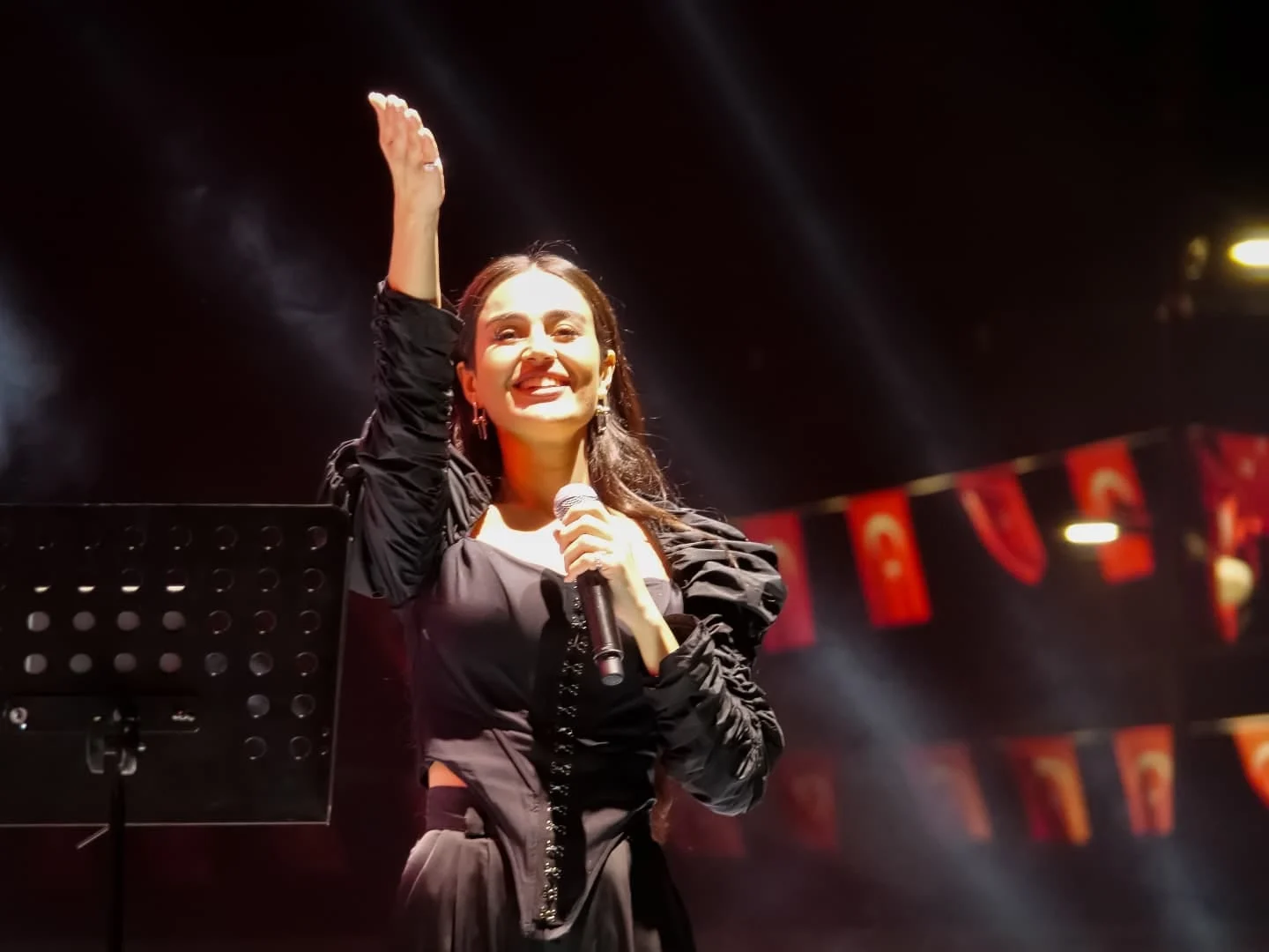 Sivas Kongresi’nin 105. Yıl Dönümünde Elif Buse Doğan’dan Unutulmaz Konser