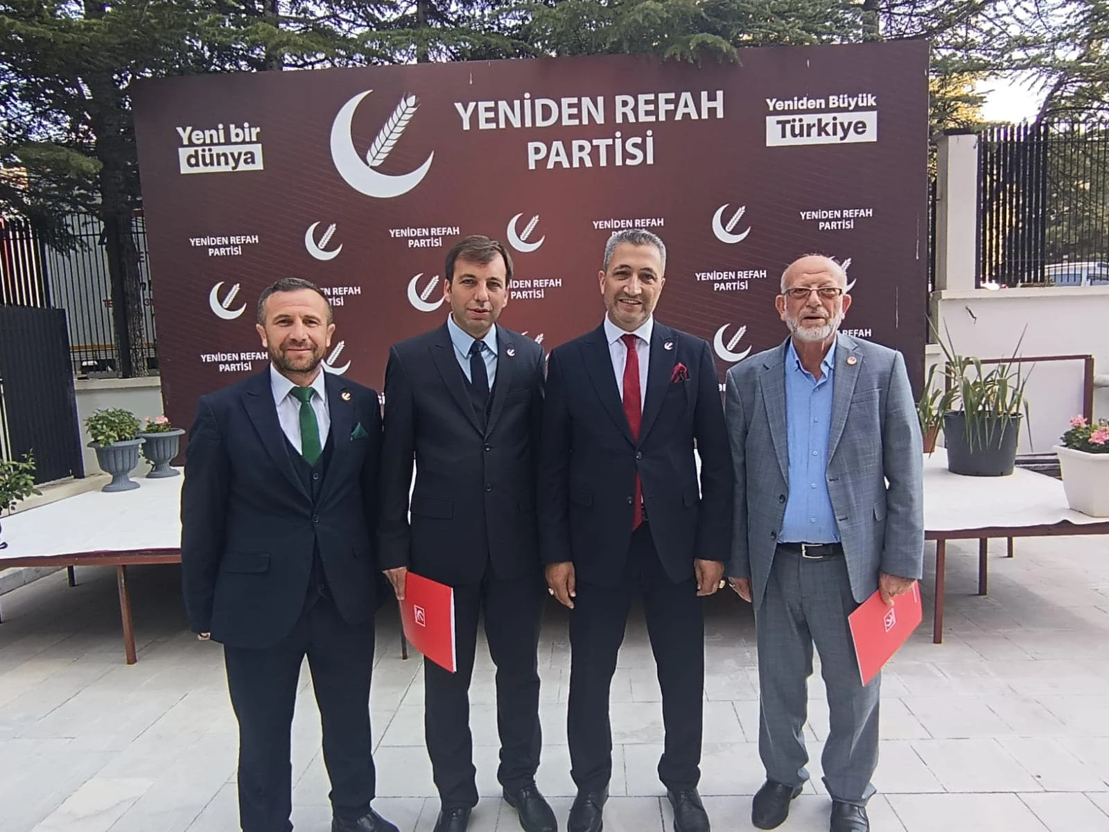 Yeniden Refah Partisi Sivas İl Teşkilatında Yeni Dönem: İlçe Başkanları Mazbatalarını Aldı