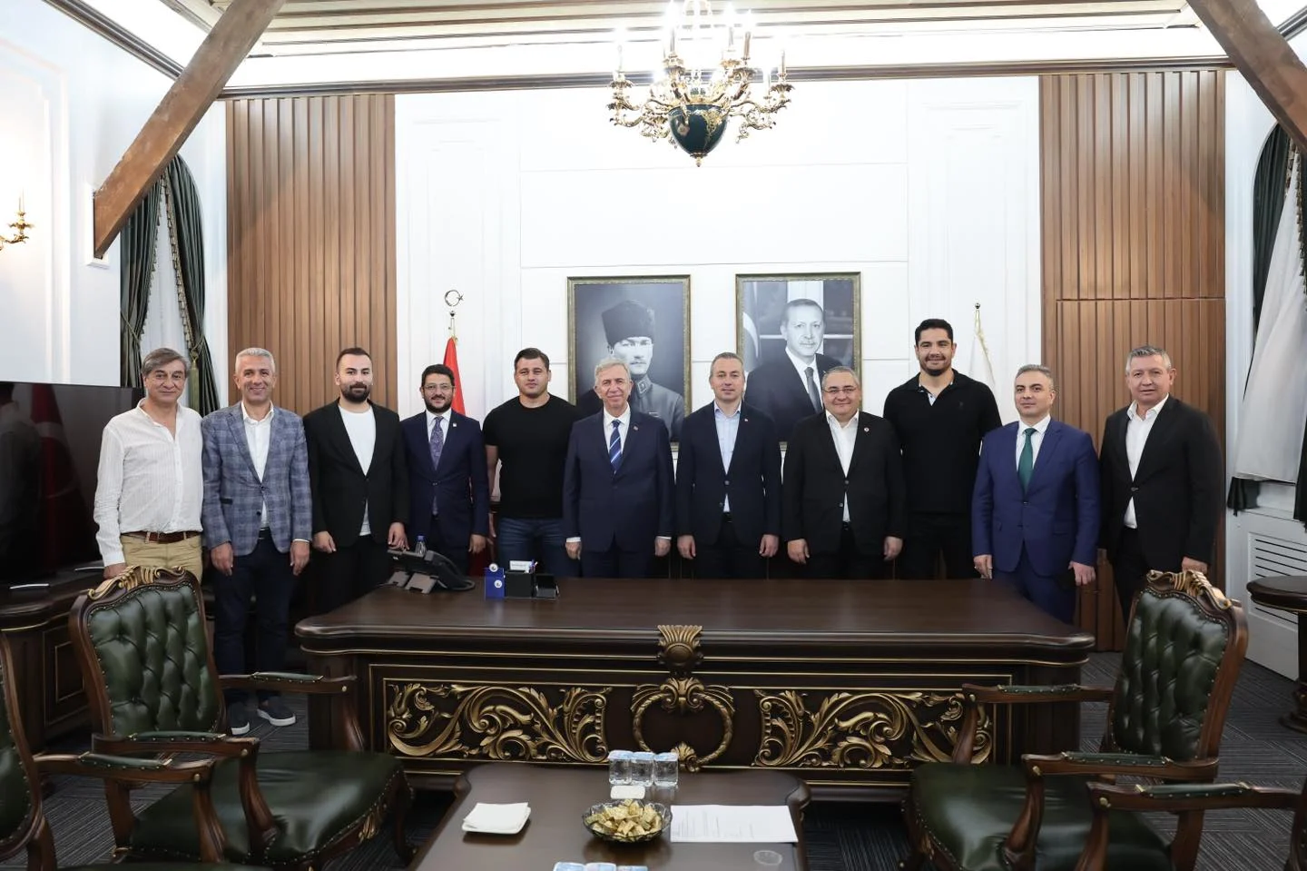 Mansur Yavaş, Mesut Özarslan,Taha Akgül ve Rıza Kayaalp Başkan Adem Uzunu ziyaret etti