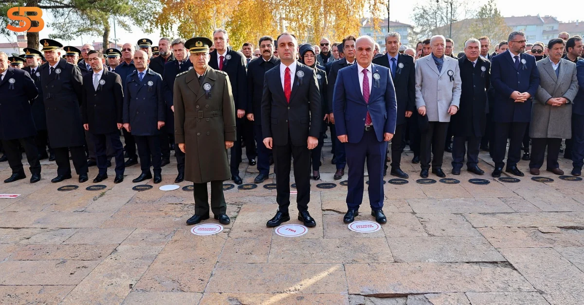 Atatürk Anıtında Çelenk Sunma Töreni gerçekleştirildi