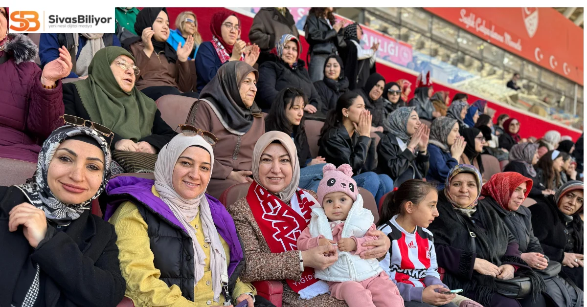 Rukiye Toy, 8 Mart Dünya Kadınlar Günü’nde Kadınlarla Birlikte Sivasspor’u Destekledi