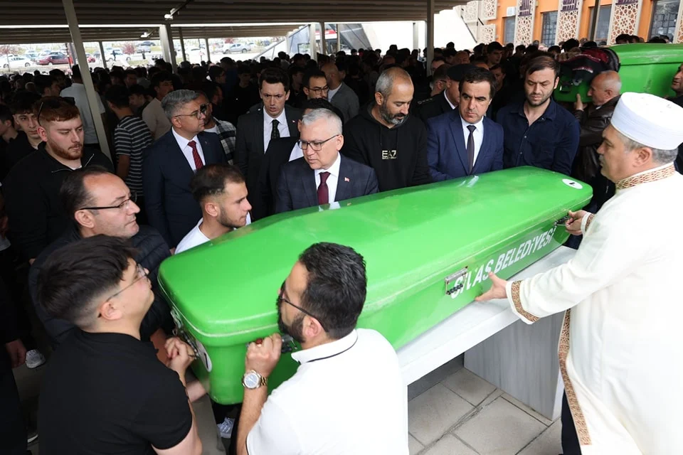 MENFUR SALDIRININ KURBANI İKİ KARDEŞE GÖZYAŞLARIYLA VEDA