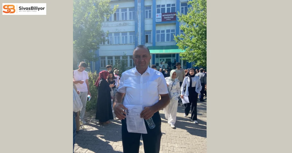 BELEDİYE BAŞKANININ AZMİ TAKDİR TOPLUYOR: HAYALİ İÇİN SINAV SIRASINA OTURDU