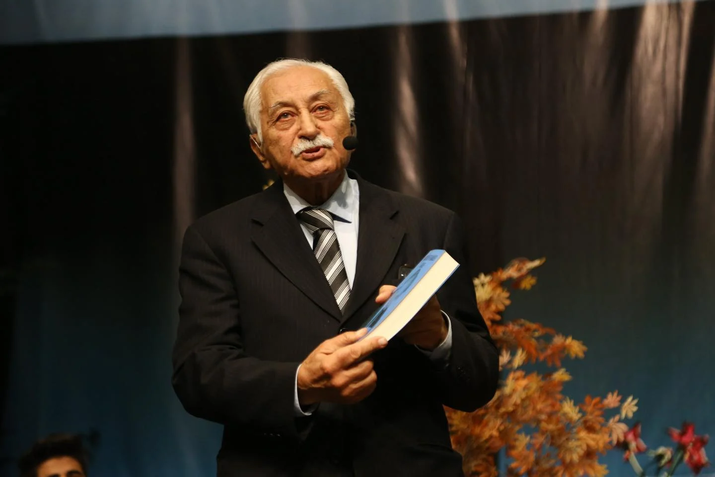 TÜRK EDEBİYATININ ÇINARI YAVUZ BÜLENT BÂKİLER HAYATINI KAYBETTİ