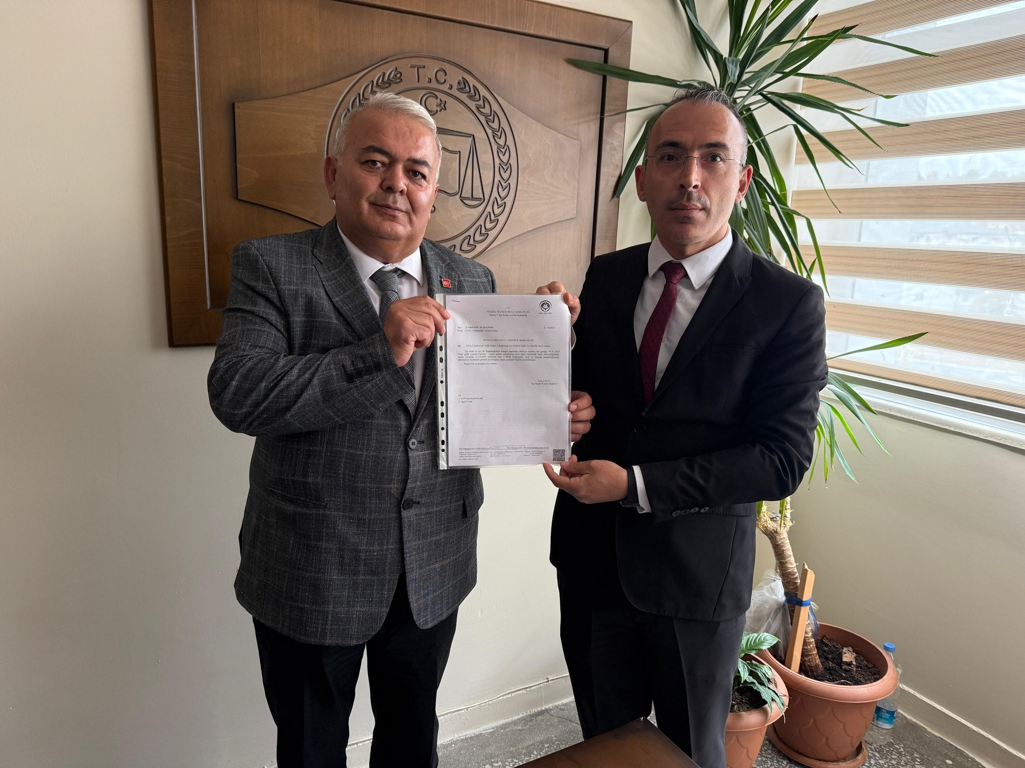 CHP SİVAS İL BAŞKANLIĞI’NDA GÖREV DEĞİŞİMİ: YILMAZ COŞKUN MAZBATASINI ALARAK GÖREVE BAŞLADI