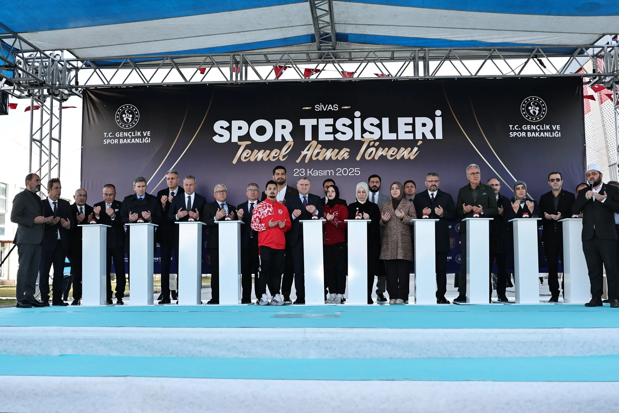 GENÇLİK VE SPOR BAKANI DR. OSMAN AŞKIN BAK SİVAS’TA: SPOR VADİSİNE YENİ YATIRIMLARIN TEMELİ ATILDI