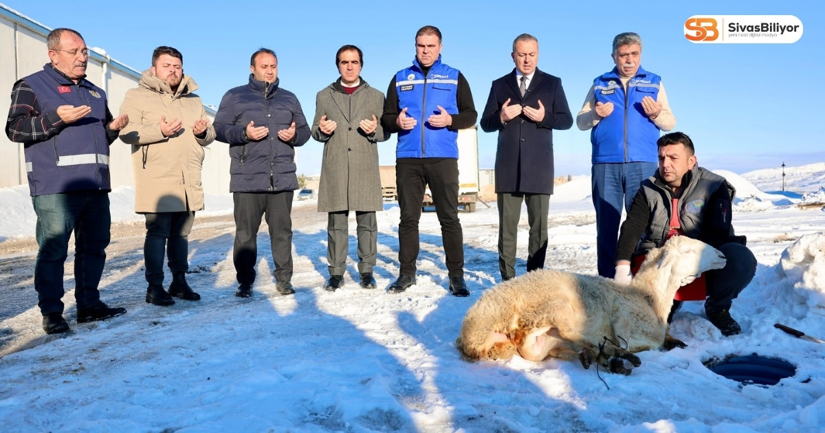 KAR NİMETİNE ŞÜKÜR: BAŞKAN UZUN’DAN ANLAMLI KURBAN