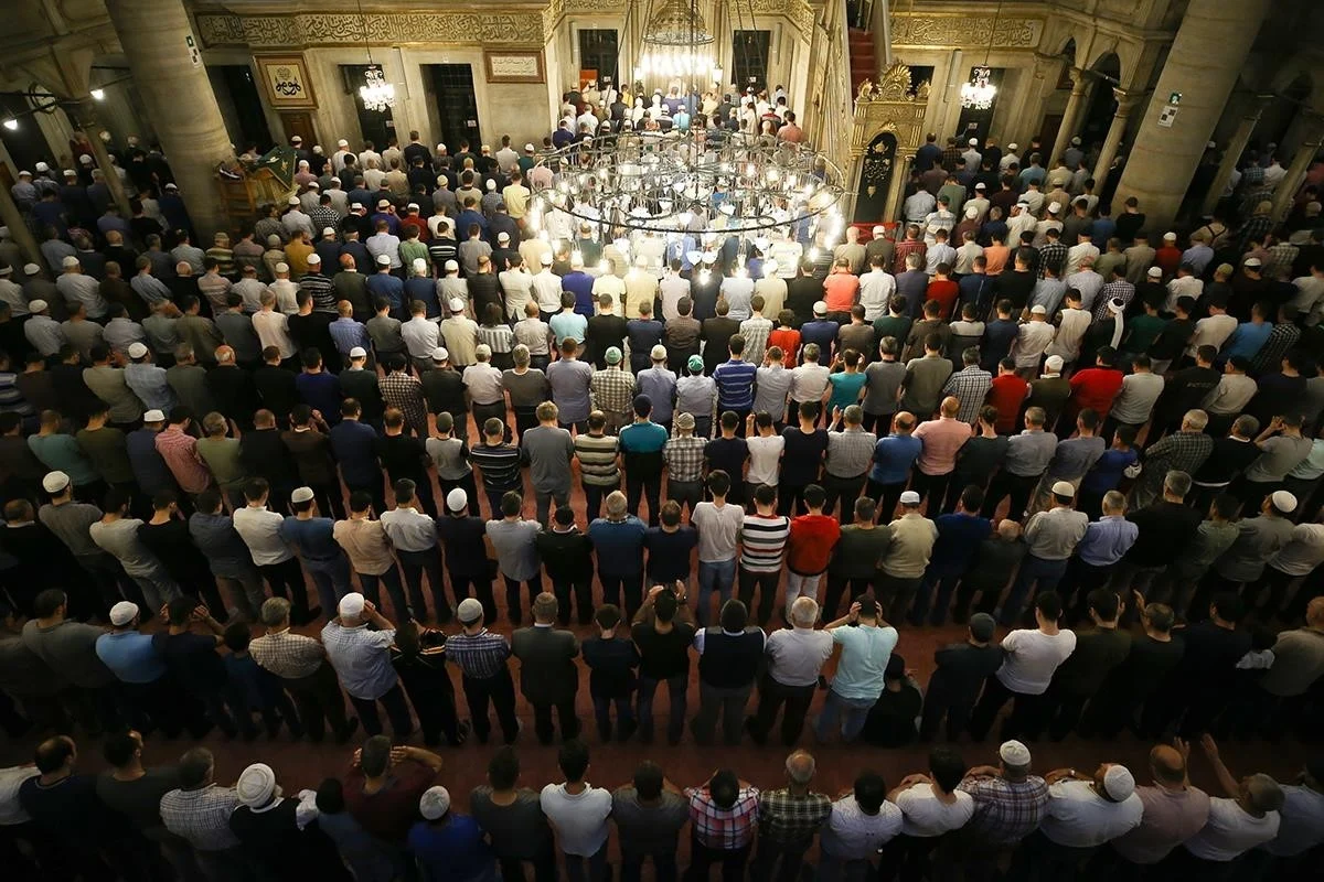 SİVAS’TA İLK TERAVİHE YOĞUN İLGİ
