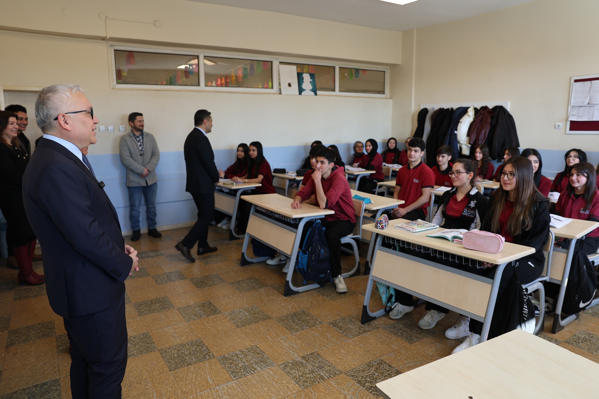 VALİ ŞİMŞEK İZZETTİN KEYKAVUS ANADOLU LİSESİ ÖĞRENCİLERİ İLE BİR ARAYA GELDİ