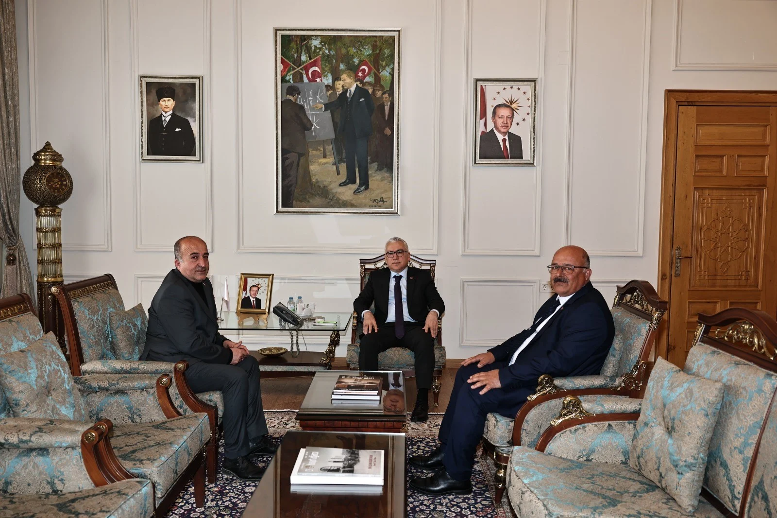 SİVAS MUHTARLAR FEDERASYONU KONFEDERASYON ÇATISI ALTINDA