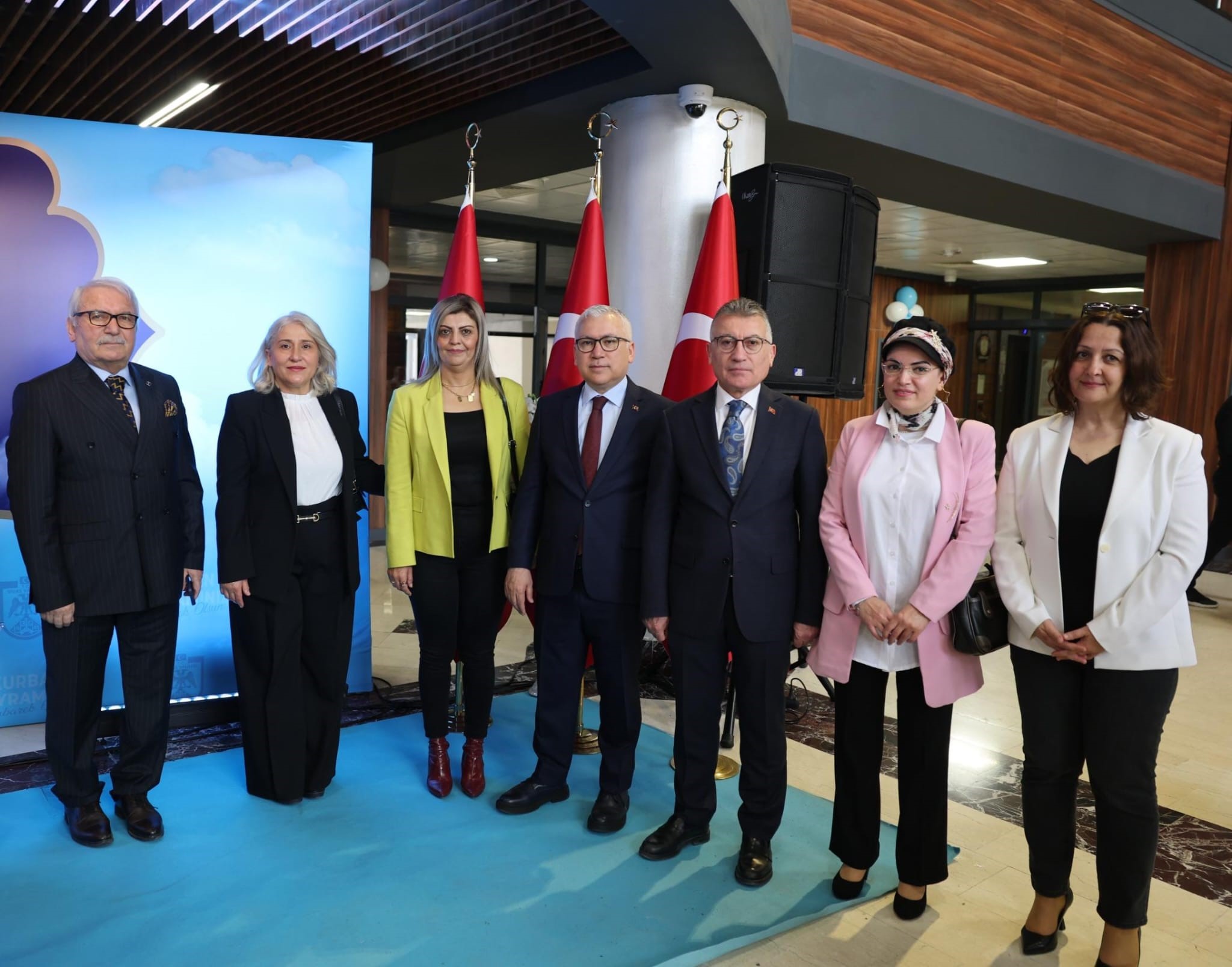 BİR EL DE SEN UZAT EKİBİ, VALİLİK BAYRAMLAŞMASINDA YERİNİ ALDI