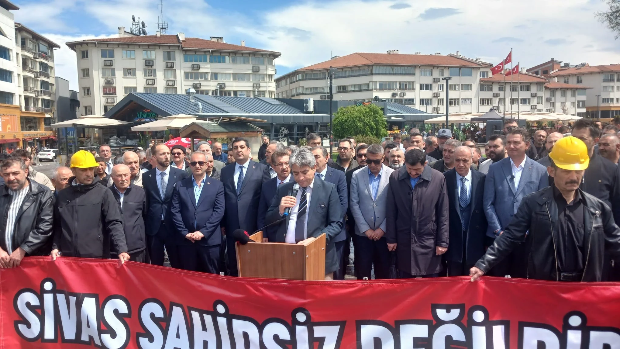 SİYASİ PARTİLERDEN TMSF’YE DEMİR ÇELİK ÇAĞRISI