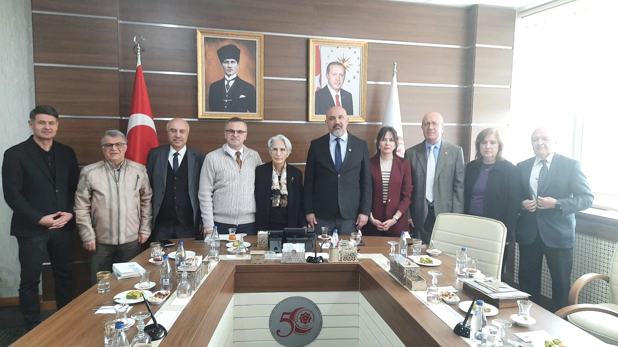 MÜJGAN ÜÇER’İN KÜTÜPHANESİ ARAŞTIRMACILARA AÇILIYOR