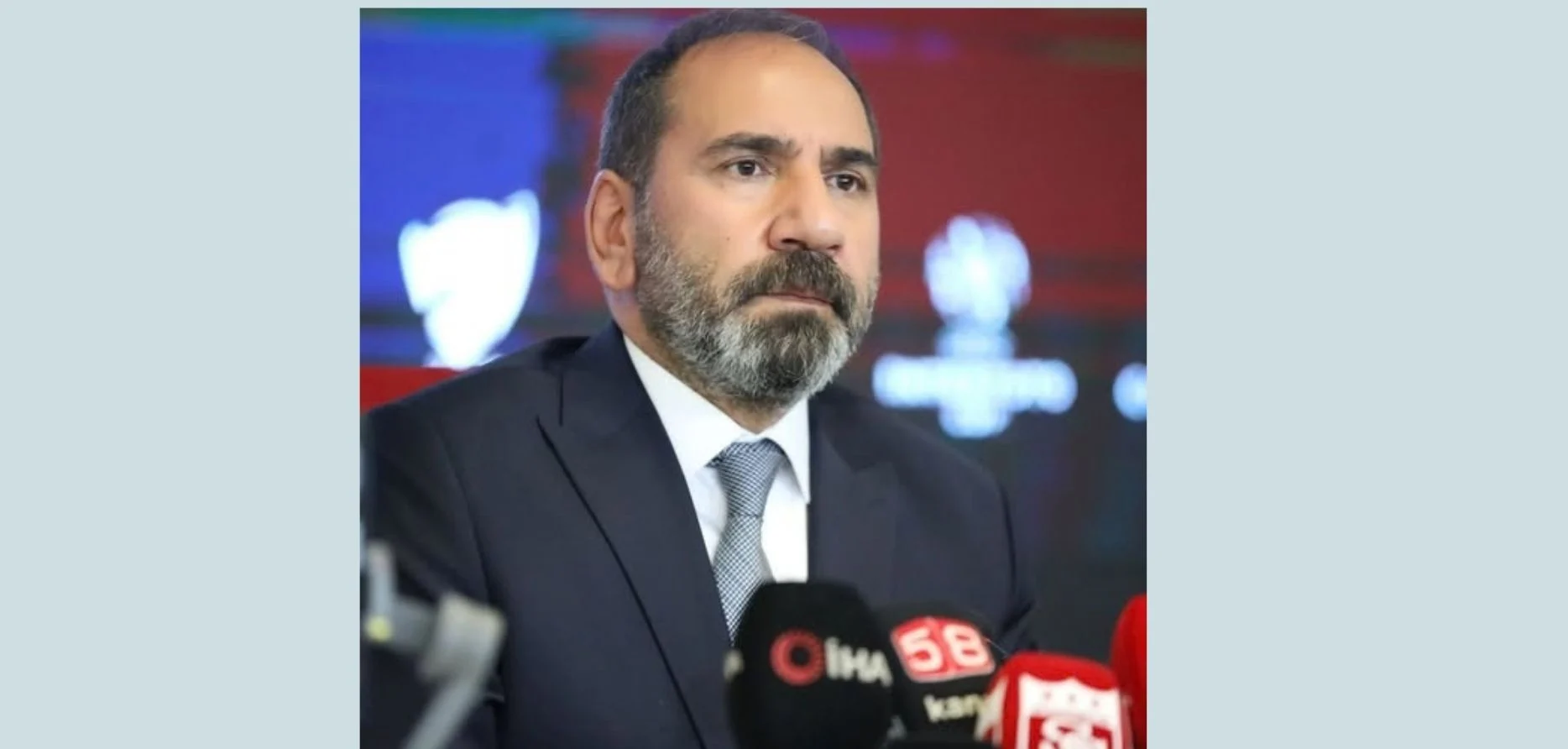 MECNUN OTYAKMAZ İSTİFA ETTİ!