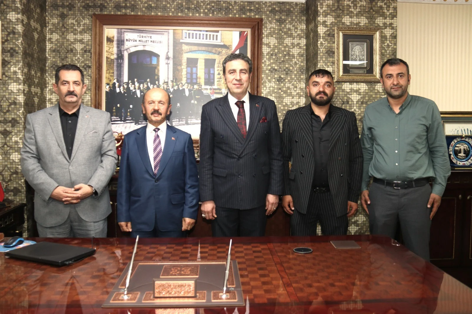 BELEDİYE İLE ESNAF ARASINDAKİ SORUN UZLAŞIYLA ÇÖZÜLDÜ